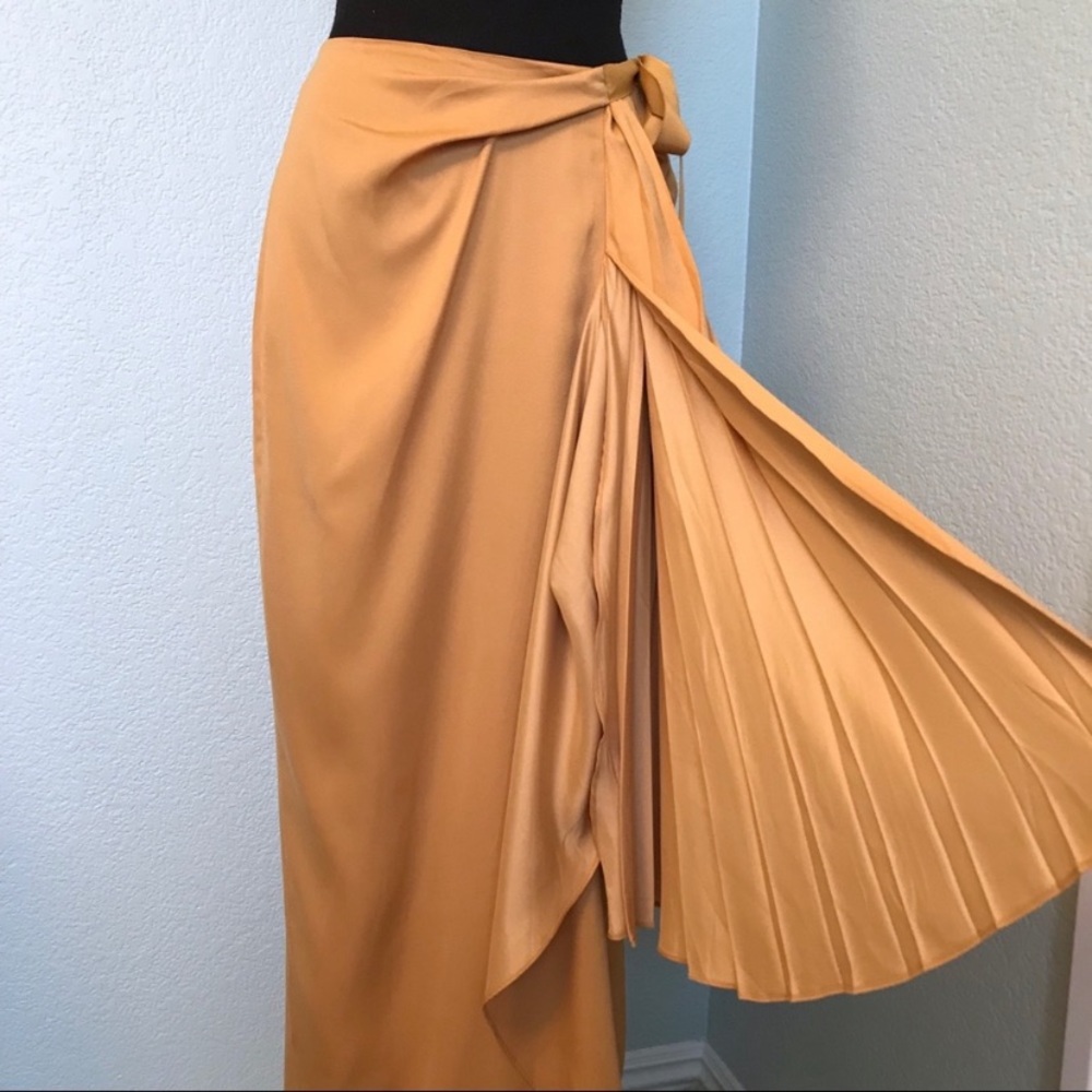 ❌Sold eBay❌ NEW Elie Tahari maxi skirt pleating - Picture 2 of 8